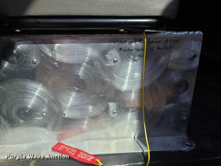 image for item EF3647 2006 GMC C5500 rescue vehicle