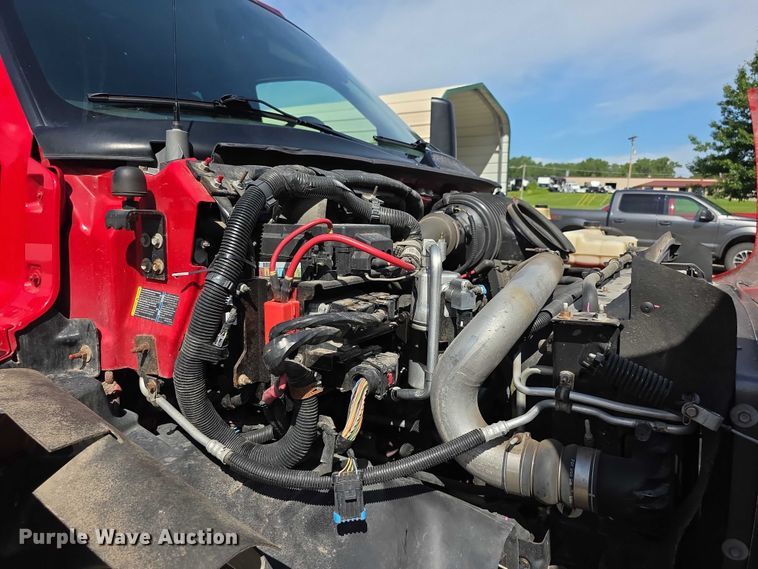 image for item EF3647 2006 GMC C5500 rescue vehicle