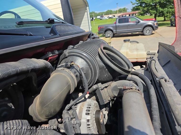 image for item EF3647 2006 GMC C5500 rescue vehicle