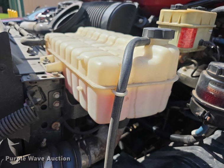 image for item EF3647 2006 GMC C5500 rescue vehicle