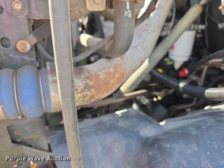 image for item EF3647 2006 GMC C5500 rescue vehicle