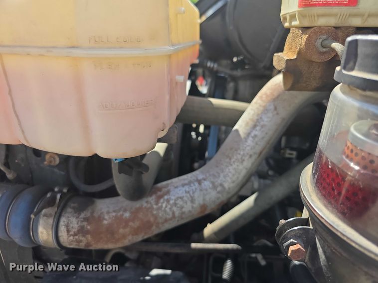 image for item EF3647 2006 GMC C5500 rescue vehicle