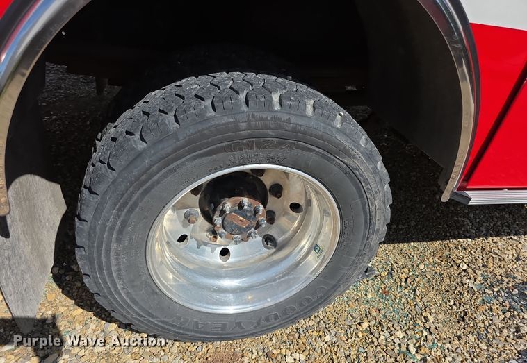 image for item EF3647 2006 GMC C5500 rescue vehicle