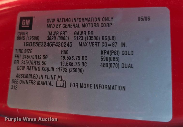 image for item EF3647 2006 GMC C5500 rescue vehicle