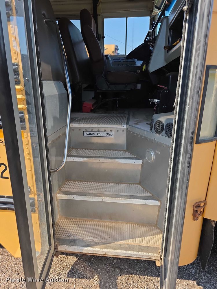 image for item EF3652 2008 Blue Bird Vision school bus
