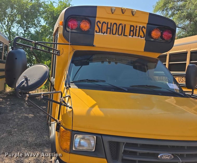 image for item EF3653 2005 Ford  E450 Super Duty  school bus