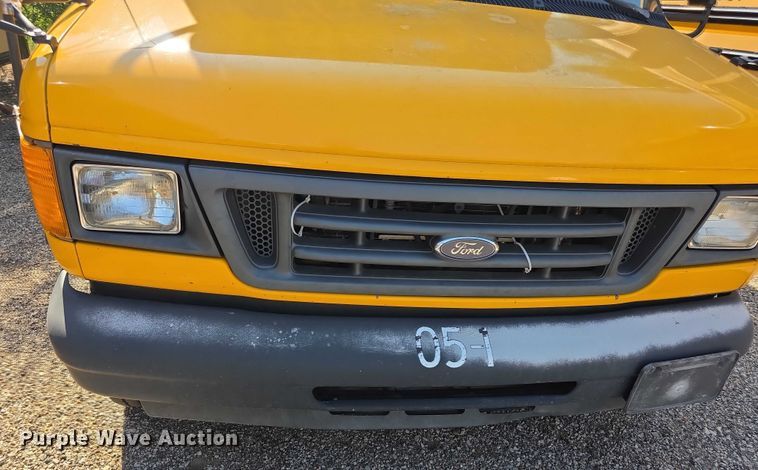 image for item EF3653 2005 Ford  E450 Super Duty  school bus