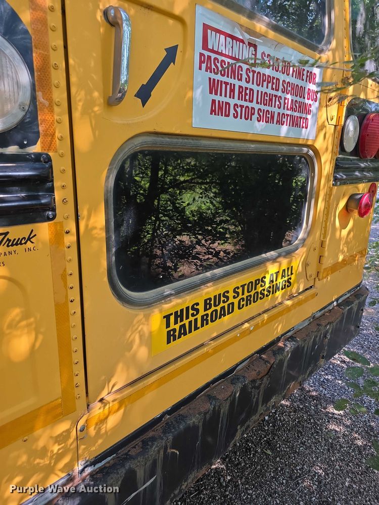 image for item EF3653 2005 Ford  E450 Super Duty  school bus