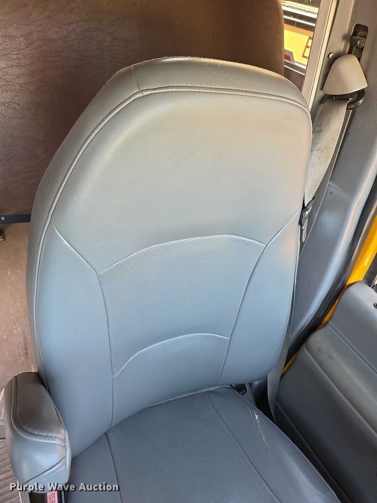 image for item EF3653 2005 Ford  E450 Super Duty  school bus