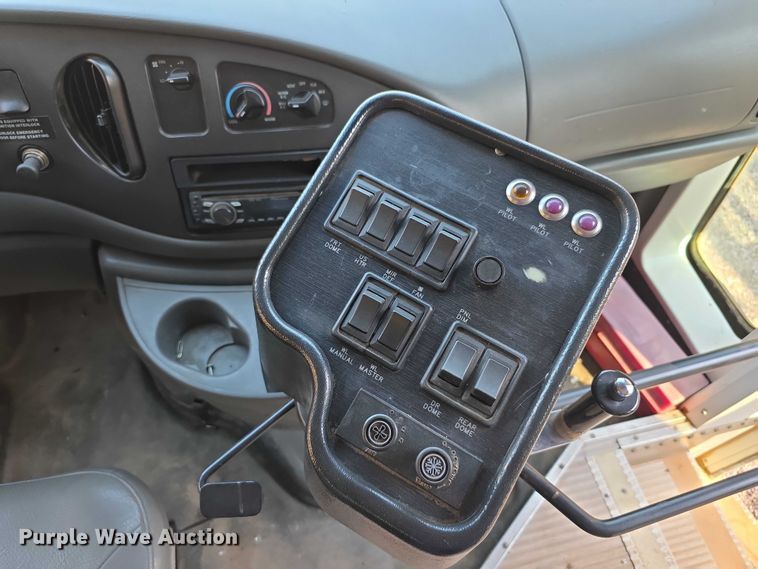 image for item EF3653 2005 Ford  E450 Super Duty  school bus