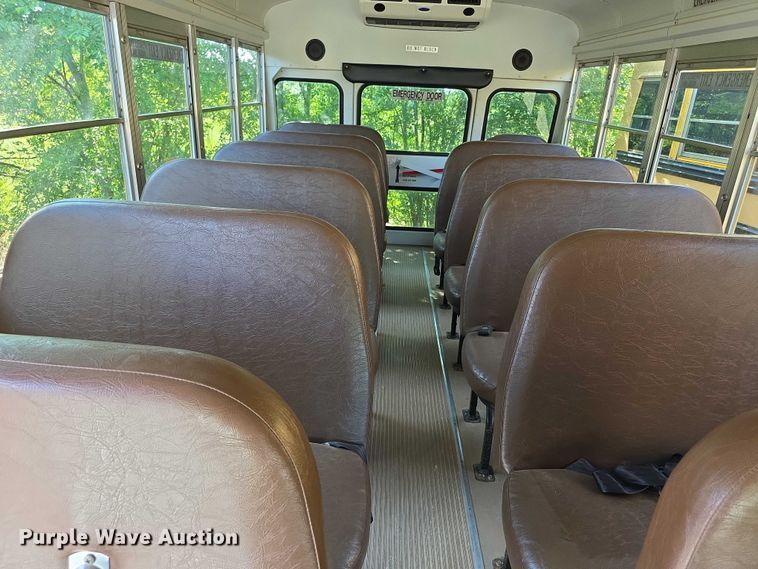 image for item EF3653 2005 Ford  E450 Super Duty  school bus