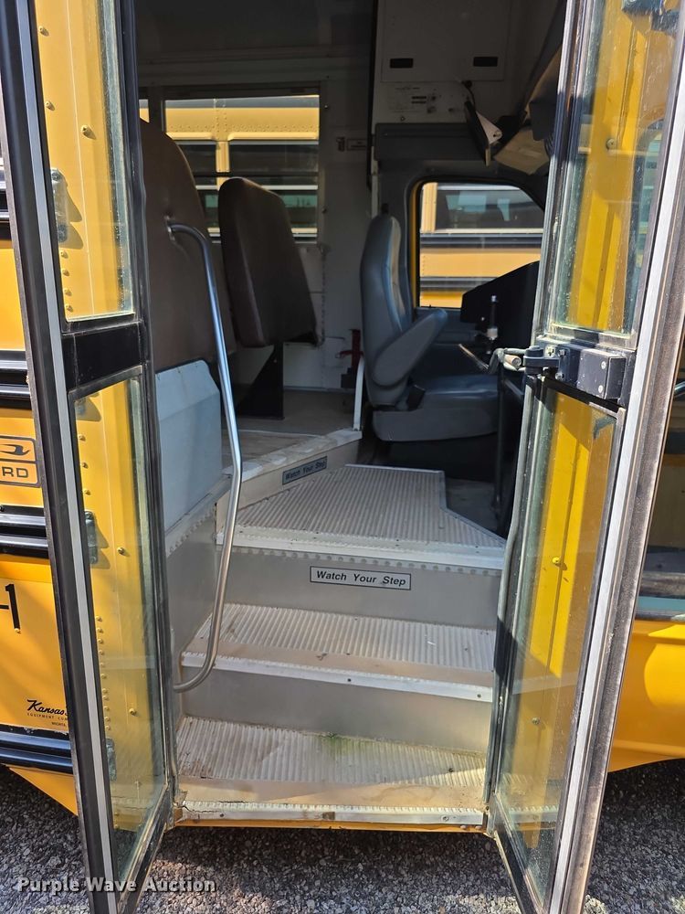 image for item EF3653 2005 Ford  E450 Super Duty  school bus