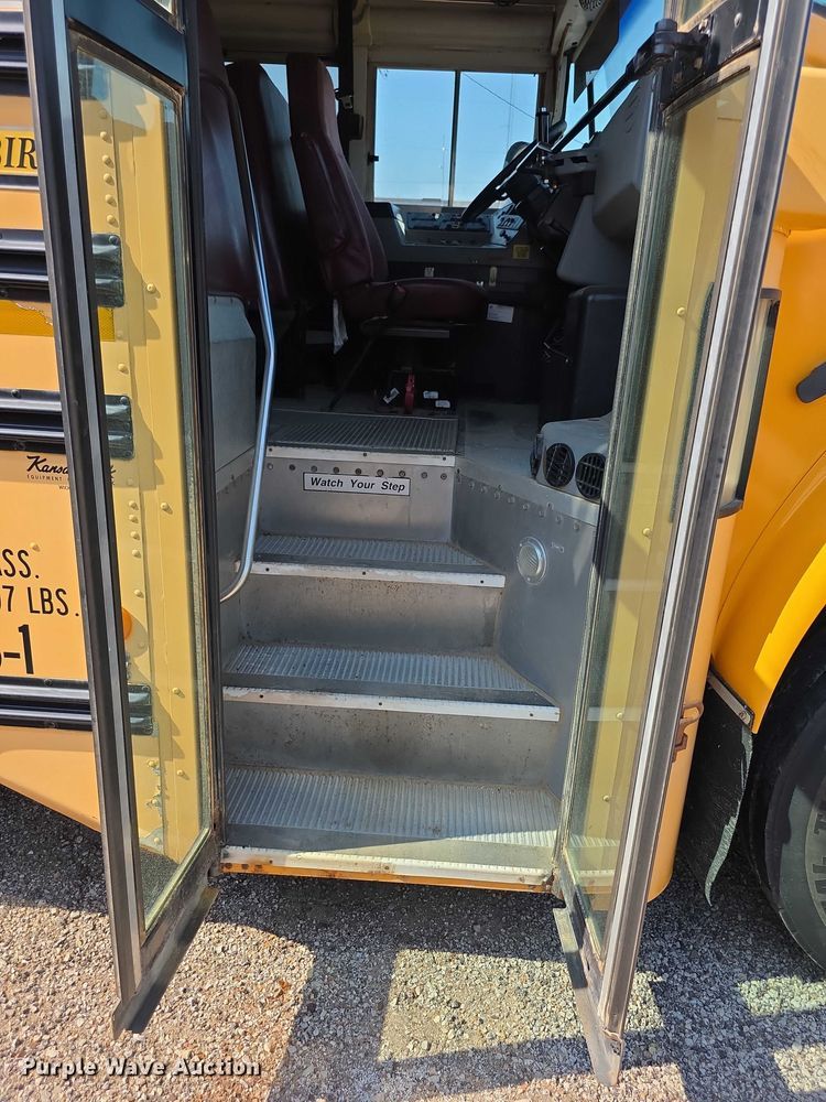 image for item EF3654 2007 Blue Bird Vision school bus