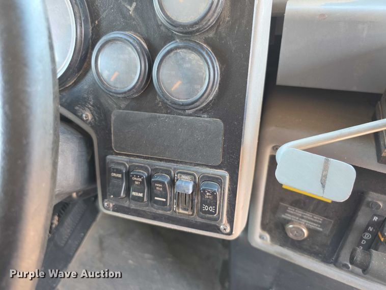 image for item EF3654 2007 Blue Bird Vision school bus