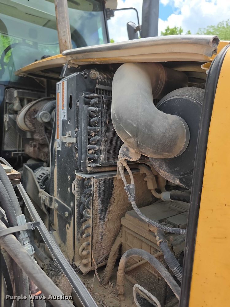 image for item EF3656 Challenger T455B tractor