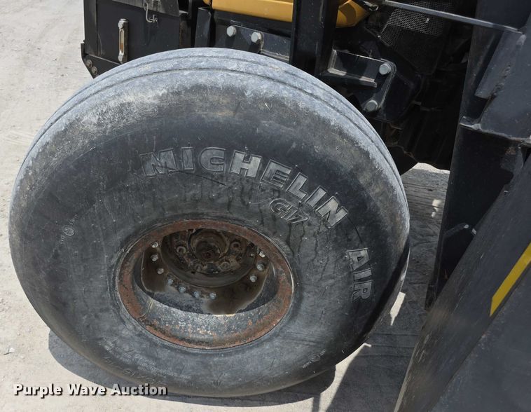 image for item EF3656 Challenger T455B tractor