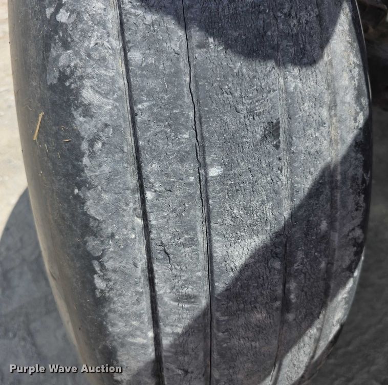 image for item EF3656 Challenger T455B tractor