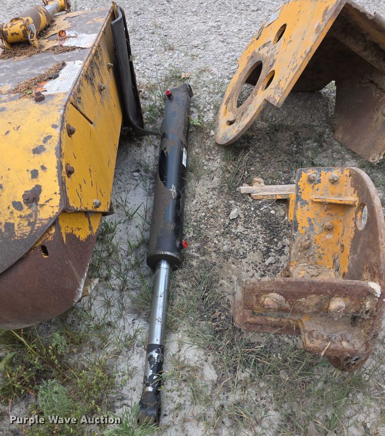 image for item EF3656 Challenger T455B tractor