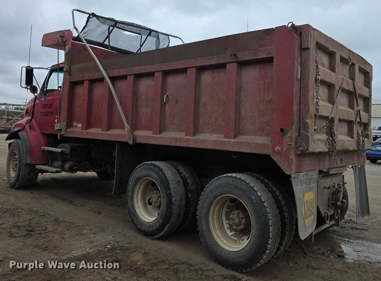 image for item EF3658 2006 Sterling L-Line dump truck