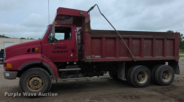 image for item EF3658 2006 Sterling L-Line dump truck