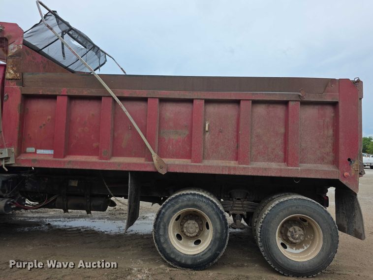 image for item EF3658 2006 Sterling L-Line dump truck