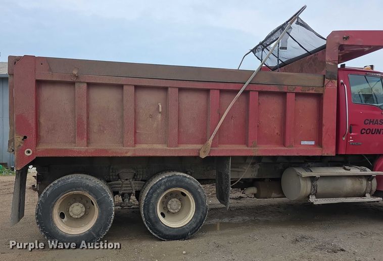 image for item EF3658 2006 Sterling L-Line dump truck