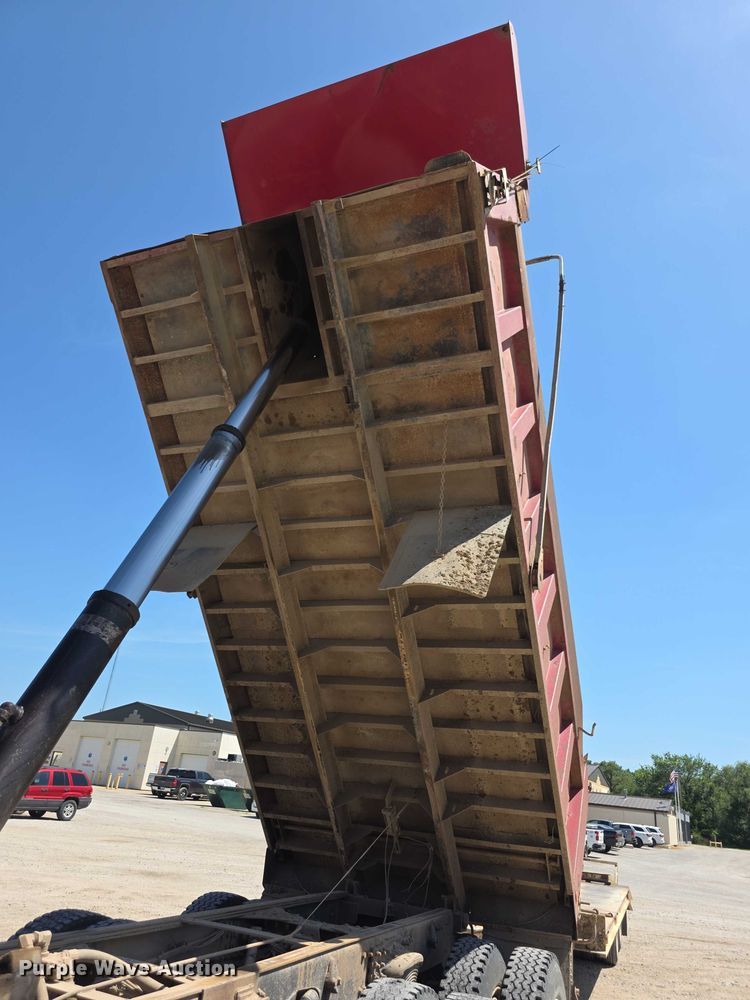 image for item EF3658 2006 Sterling L-Line dump truck