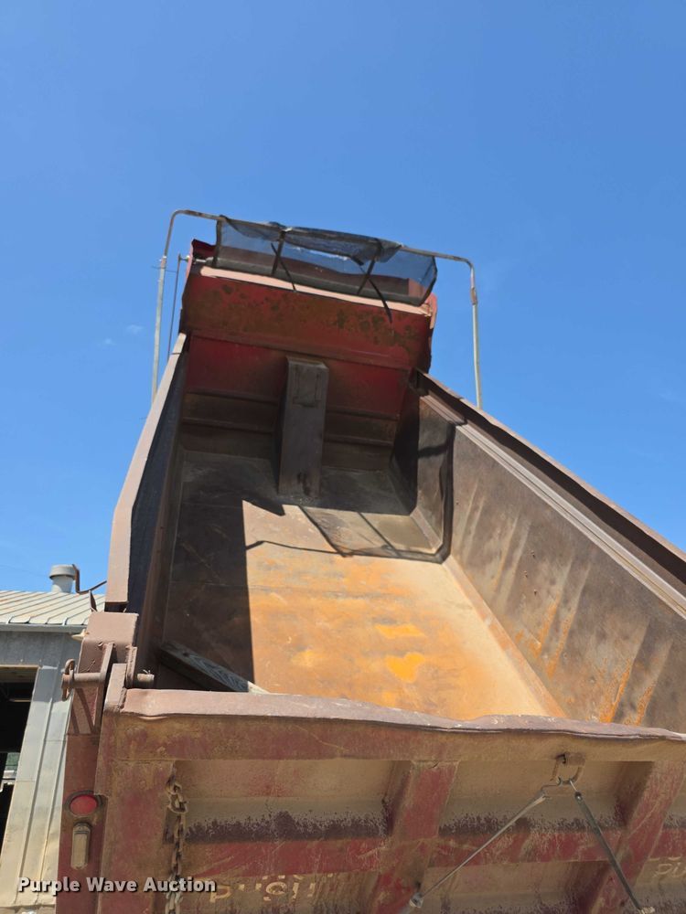 image for item EF3658 2006 Sterling L-Line dump truck