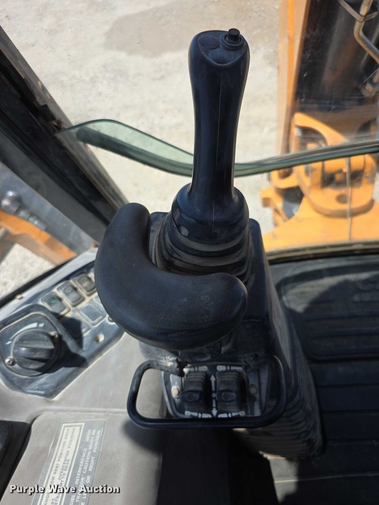 image for item EF3672 2013 Case 580 Super M backhoe