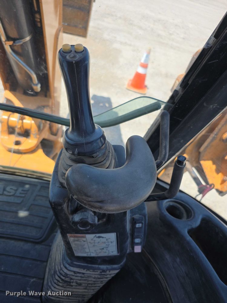 image for item EF3672 2013 Case 580 Super M backhoe