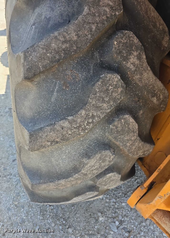 image for item EF3672 2013 Case 580 Super M backhoe