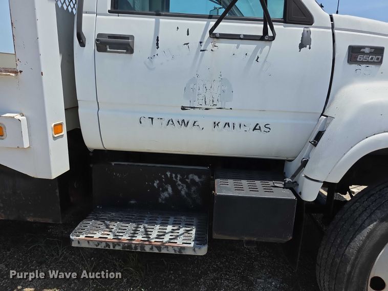 image for item EF3673 1999 Chevrolet C6500 dump flatbed truck