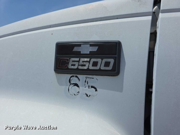 image for item EF3673 1999 Chevrolet C6500 dump flatbed truck