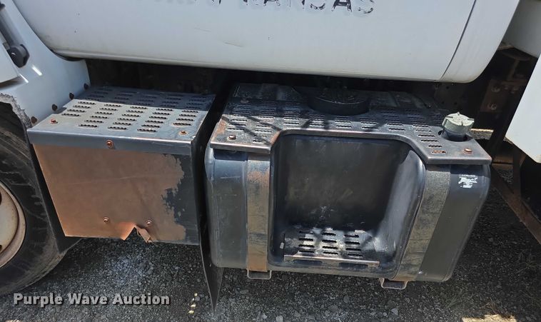 image for item EF3673 1999 Chevrolet C6500 dump flatbed truck