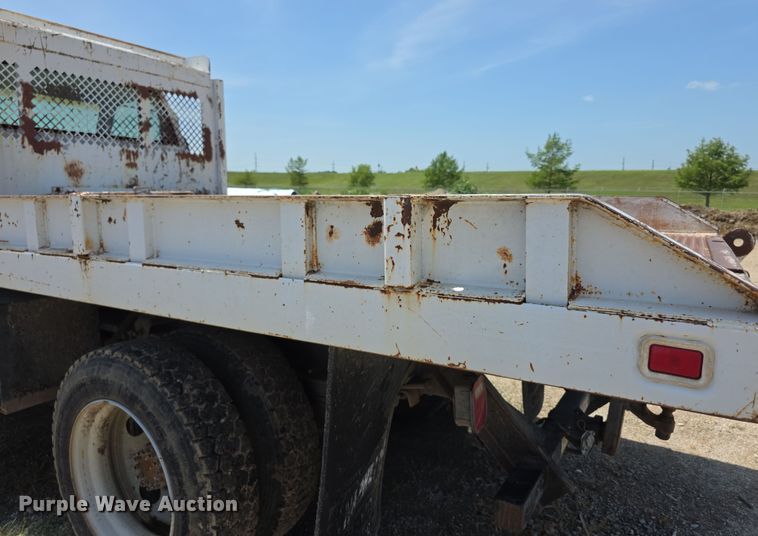 image for item EF3673 1999 Chevrolet C6500 dump flatbed truck