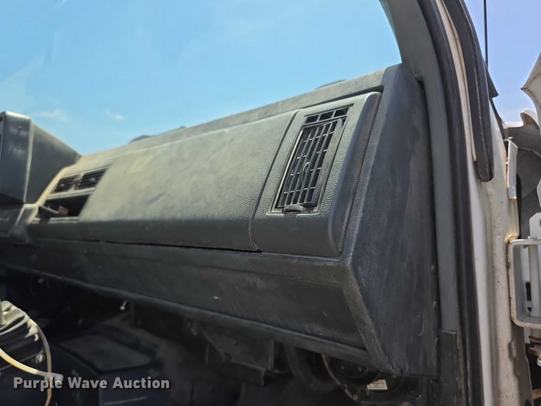 image for item EF3673 1999 Chevrolet C6500 dump flatbed truck