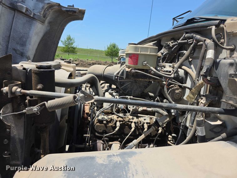 image for item EF3673 1999 Chevrolet C6500 dump flatbed truck