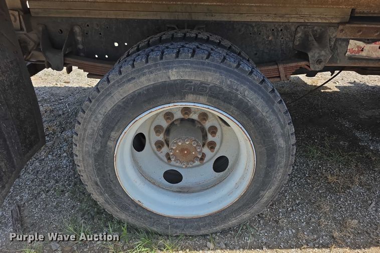 image for item EF3673 1999 Chevrolet C6500 dump flatbed truck