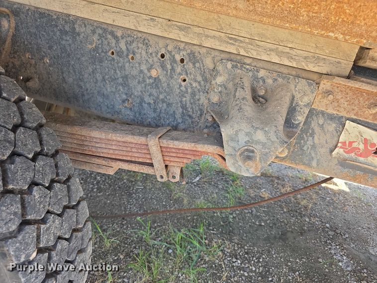 image for item EF3673 1999 Chevrolet C6500 dump flatbed truck