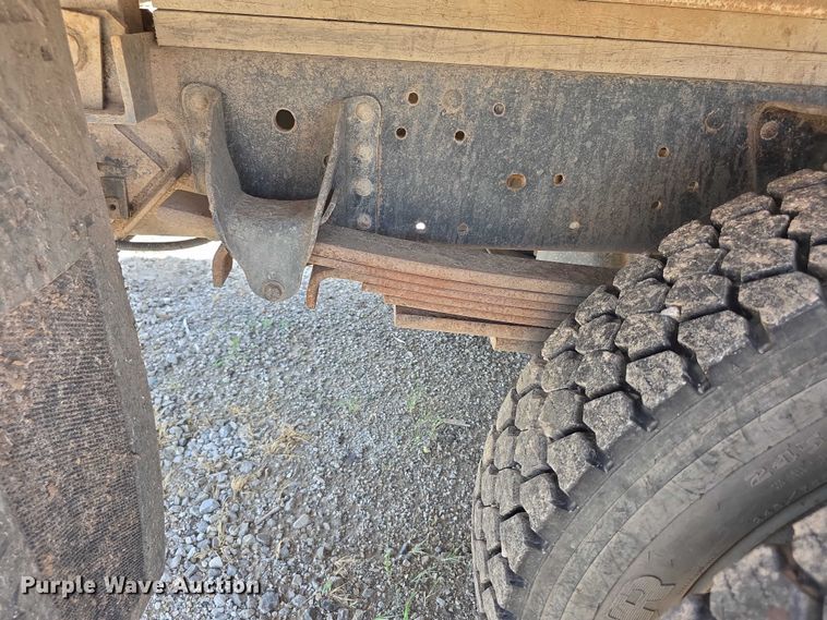 image for item EF3673 1999 Chevrolet C6500 dump flatbed truck