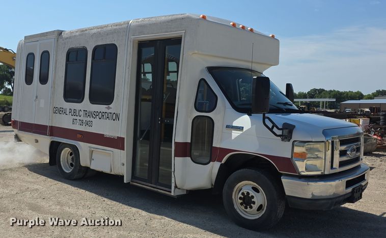 image for item EF3674 2010 Ford E350 Super Duty shuttle bus