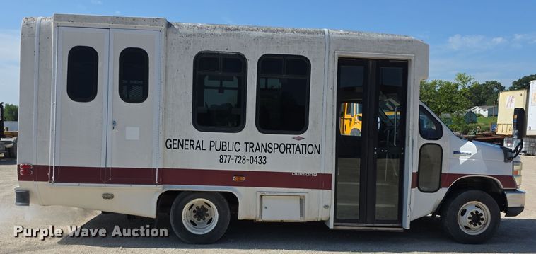 image for item EF3674 2010 Ford E350 Super Duty shuttle bus