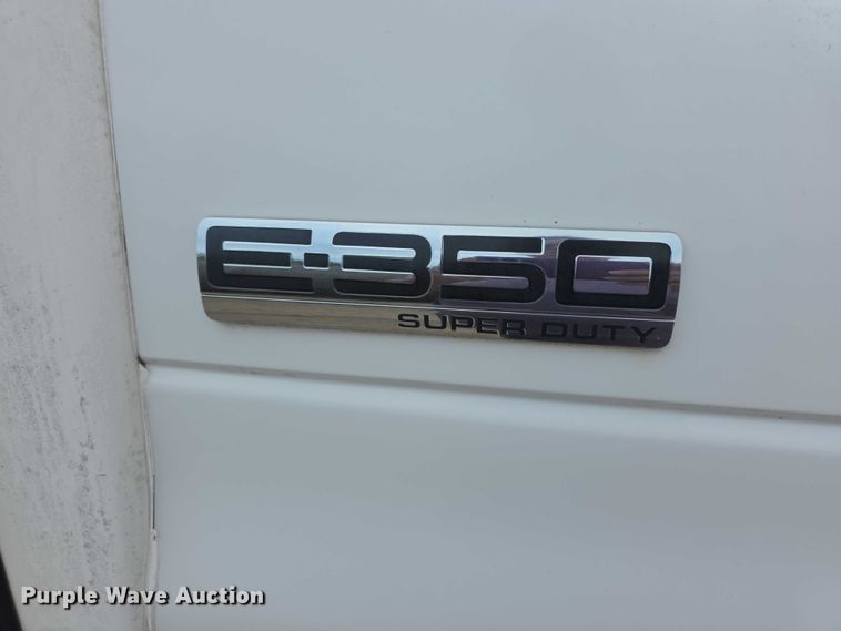 image for item EF3674 2010 Ford E350 Super Duty shuttle bus