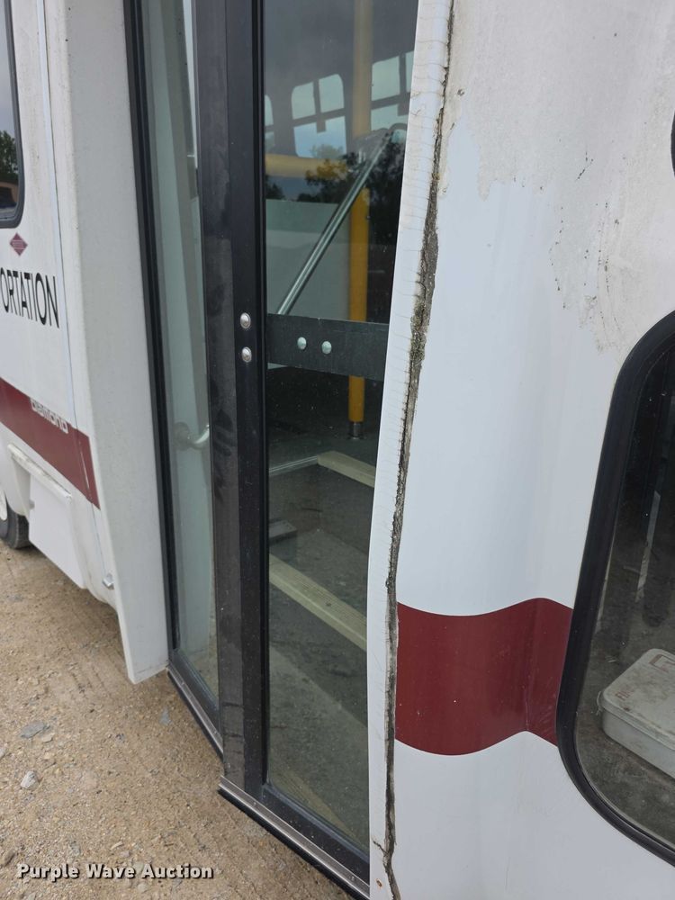 image for item EF3674 2010 Ford E350 Super Duty shuttle bus