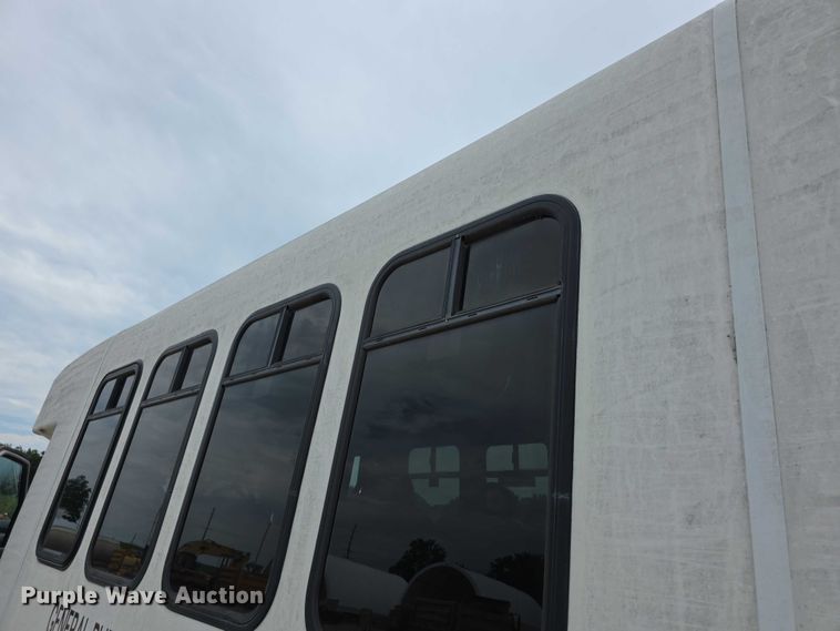 image for item EF3674 2010 Ford E350 Super Duty shuttle bus