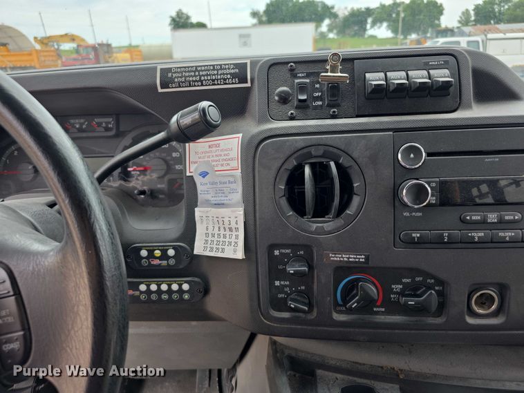 image for item EF3674 2010 Ford E350 Super Duty shuttle bus