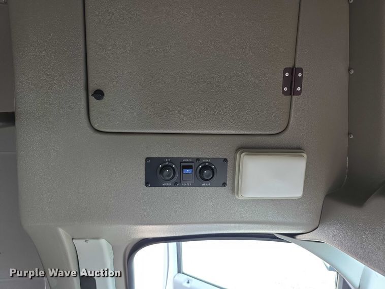 image for item EF3674 2010 Ford E350 Super Duty shuttle bus