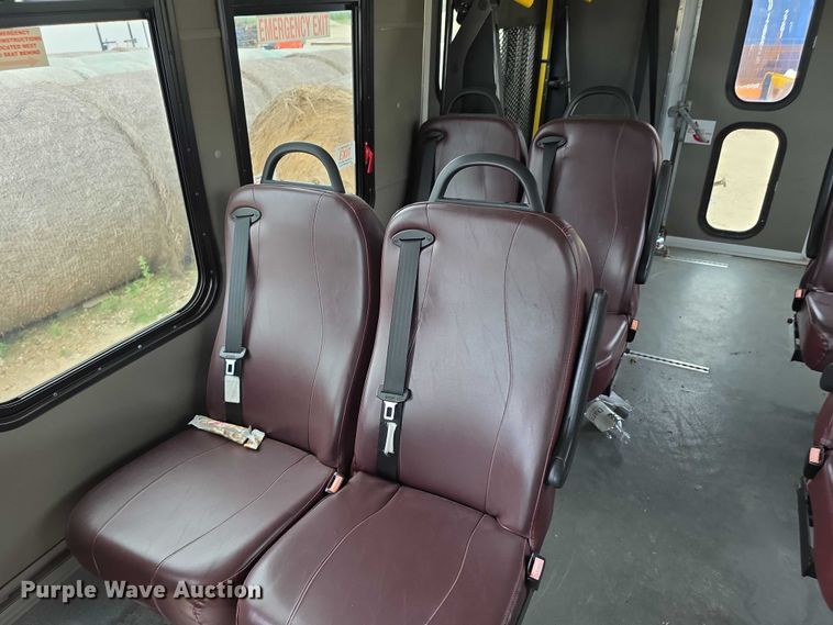 image for item EF3674 2010 Ford E350 Super Duty shuttle bus