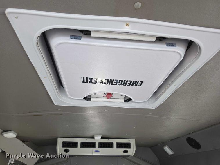 image for item EF3674 2010 Ford E350 Super Duty shuttle bus