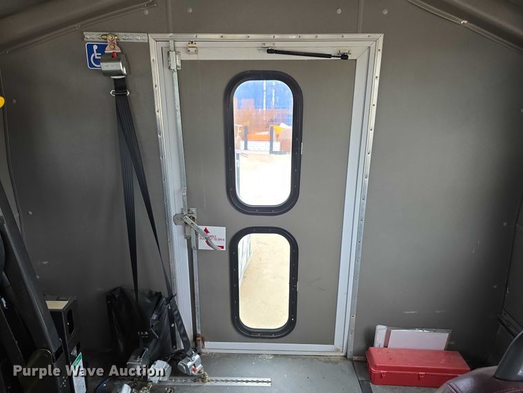 image for item EF3674 2010 Ford E350 Super Duty shuttle bus